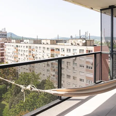 Apartmán Waterfront Buda Hills Views&free Parking *