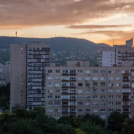 Apartmán Waterfront Buda Hills Views&free Parking *