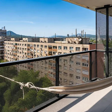 Waterfront Buda Hills Views&free Parking *