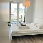 Waterfront Buda Hills Views&free Parking