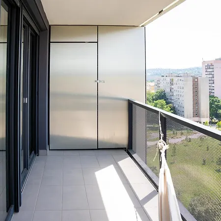 Waterfront Buda Hills Views&free Parking Βουδαπέστη